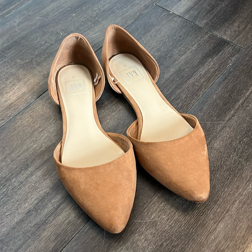 Gap D’Orsay Flat in Camel - Worn Once